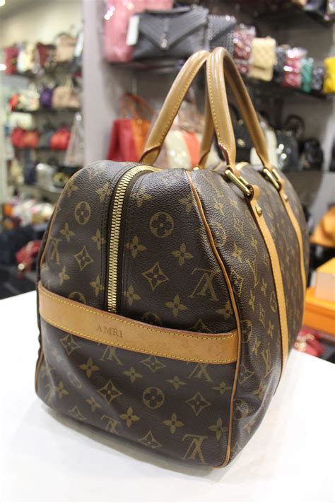 which stores sell louis vuitton bags